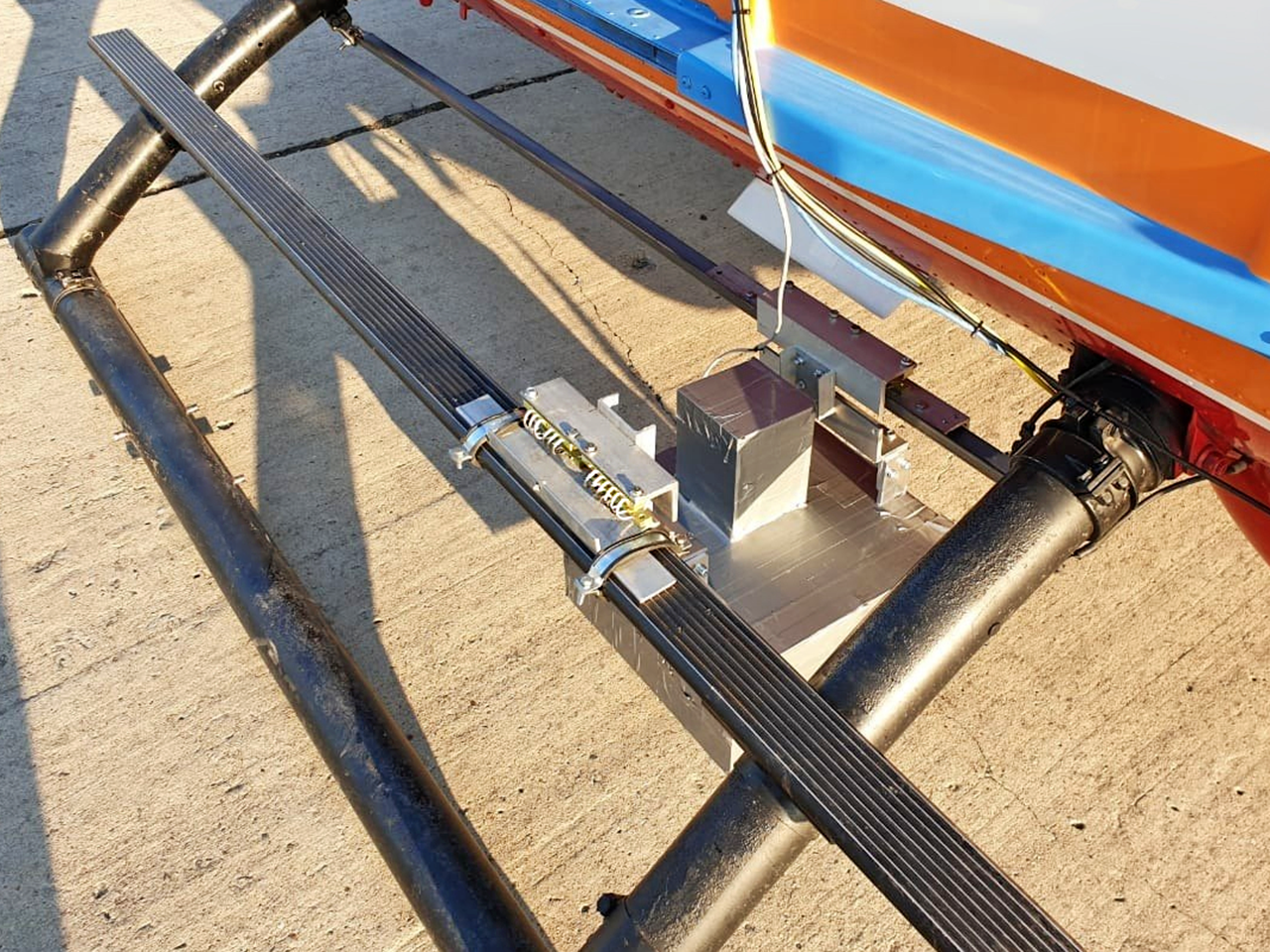 Službe spašavanja. Smanjenje vibracija tokom instalacije optoelektronskog sistema na helikopter.